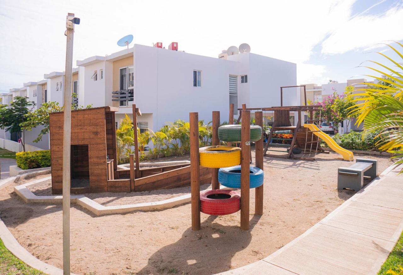 Casa En Privada Frente A La Playa Con Alberca! Villa มาซาตลัน ภายนอก รูปภาพ
