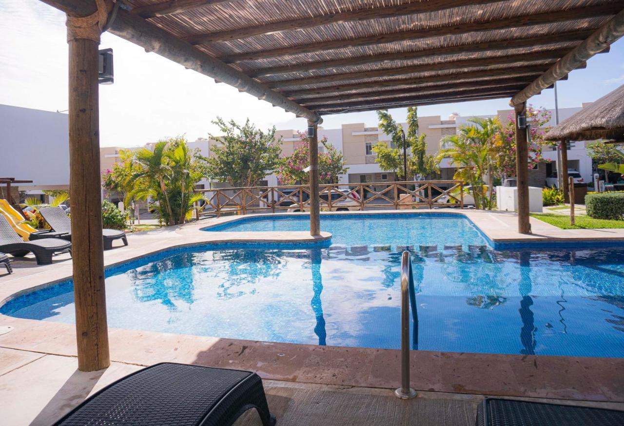 Casa En Privada Frente A La Playa Con Alberca! Villa มาซาตลัน ภายนอก รูปภาพ