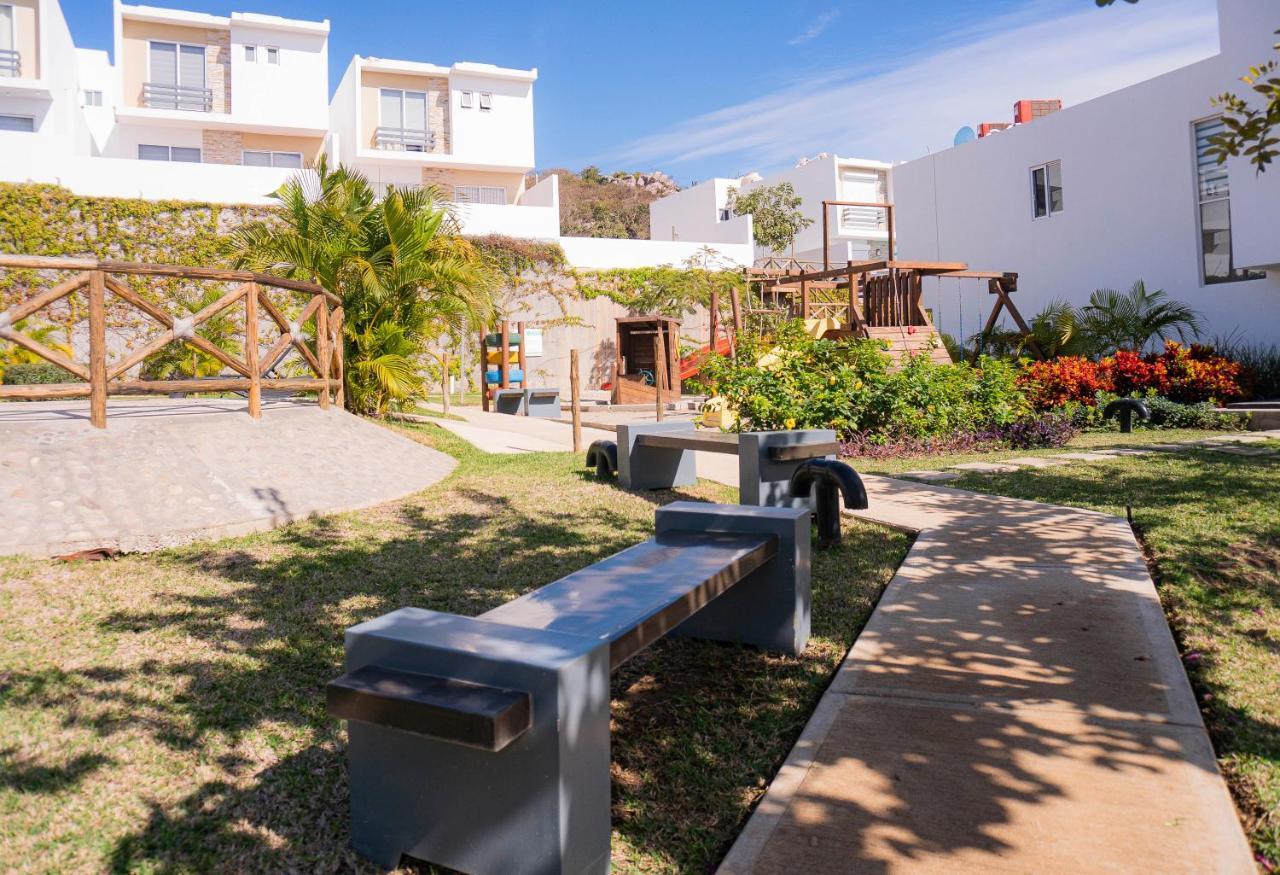 Casa En Privada Frente A La Playa Con Alberca! Villa มาซาตลัน ภายนอก รูปภาพ