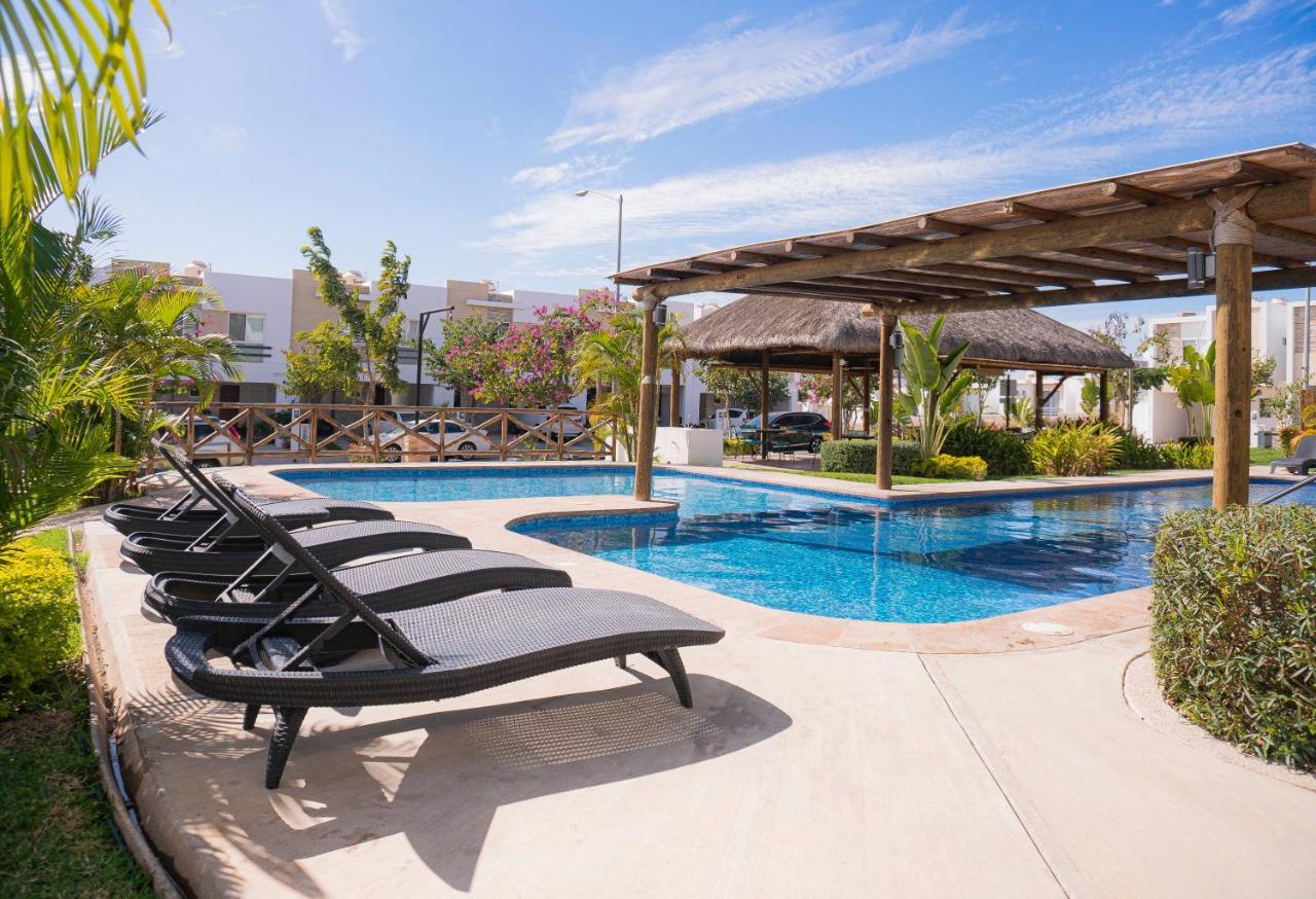 Casa En Privada Frente A La Playa Con Alberca! Villa มาซาตลัน ภายนอก รูปภาพ