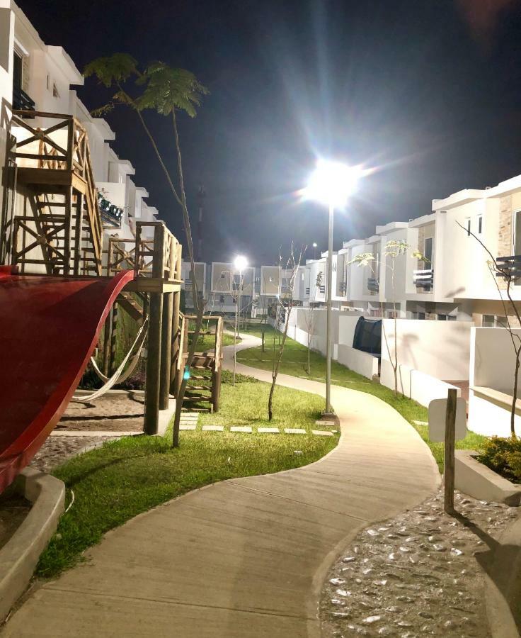 Casa En Privada Frente A La Playa Con Alberca! Villa มาซาตลัน ภายนอก รูปภาพ