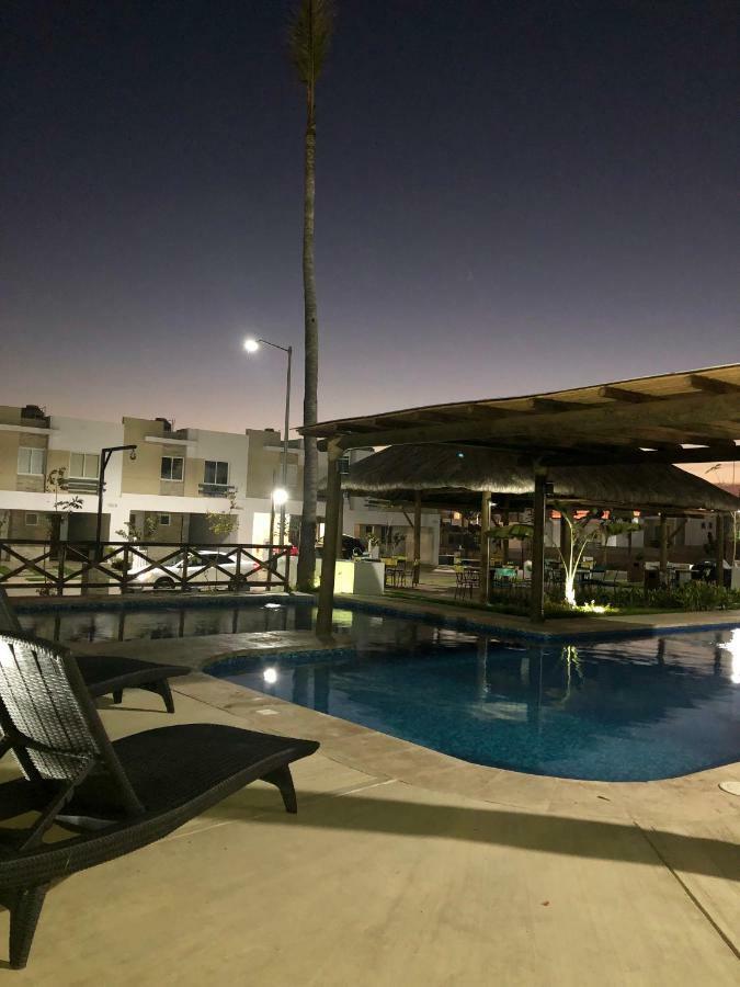 Casa En Privada Frente A La Playa Con Alberca! Villa มาซาตลัน ภายนอก รูปภาพ
