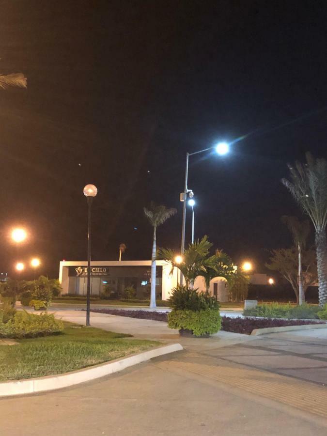 Casa En Privada Frente A La Playa Con Alberca! Villa มาซาตลัน ภายนอก รูปภาพ